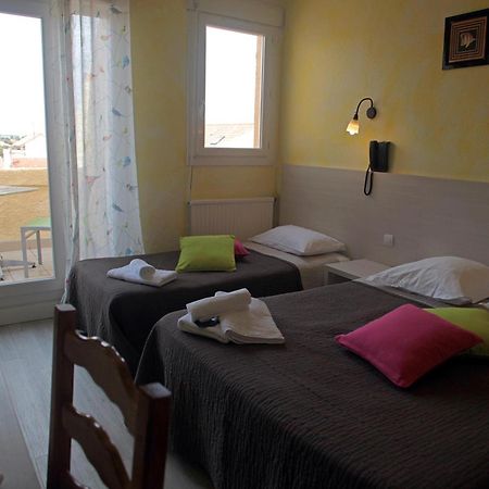 Hotel De La Plage 2 Etoiles Valras-Plage Szoba fotó