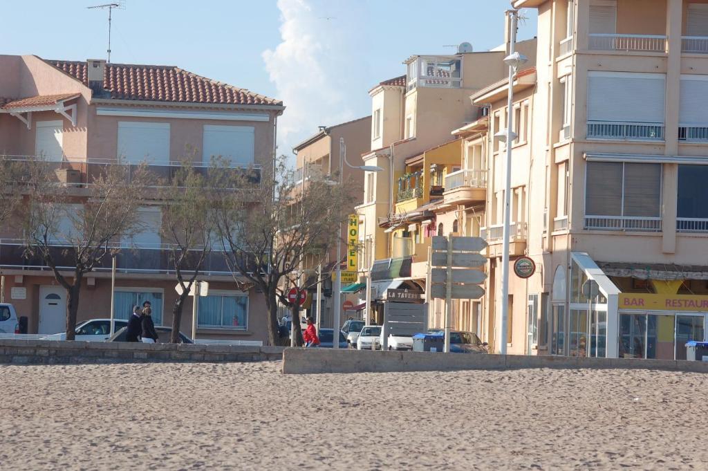 Hotel De La Plage 2 Etoiles Valras-Plage Kültér fotó